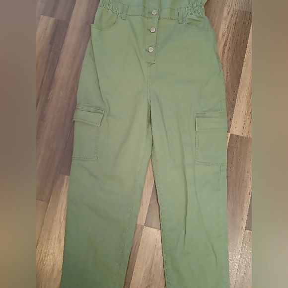 𝑪𝒆𝒍𝒆𝒃𝒓𝒊𝒕𝒚 𝑷𝒊𝒏𝒌 𝑮𝒓𝒆𝒆𝒏 𝑷𝒂𝒏𝒕𝒔 𝑹𝒐𝒎𝒑𝒆𝒓/𝟴 𝗣𝗰𝗸𝘁𝘀 - Picture 6 of 13